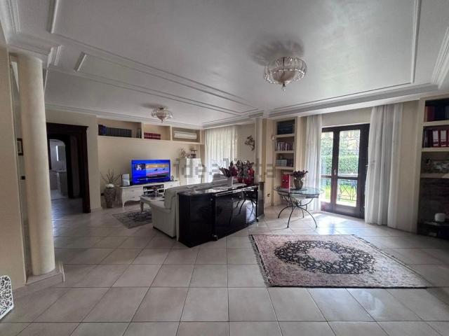 Appartamento in vendita di 160 m² in Via Santa Croce, 39