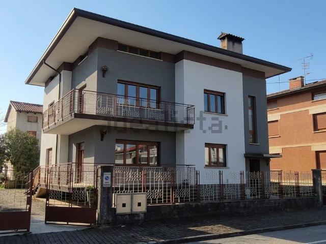 Appartamento in vendita di 160 m² in Via Semide, 28