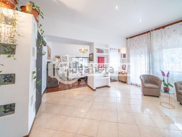 Appartamento in vendita di 160 m² in Via Paolo Barison, 42