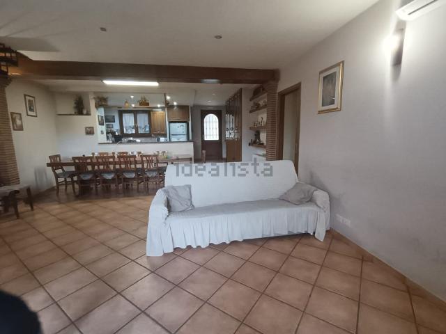 Appartamento in vendita di 160 m² in Via Roma