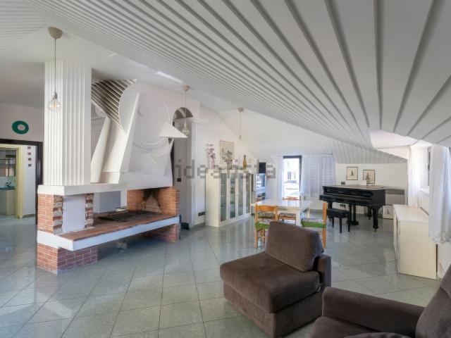 Appartamento in vendita di 160 m² in Via Raffaello