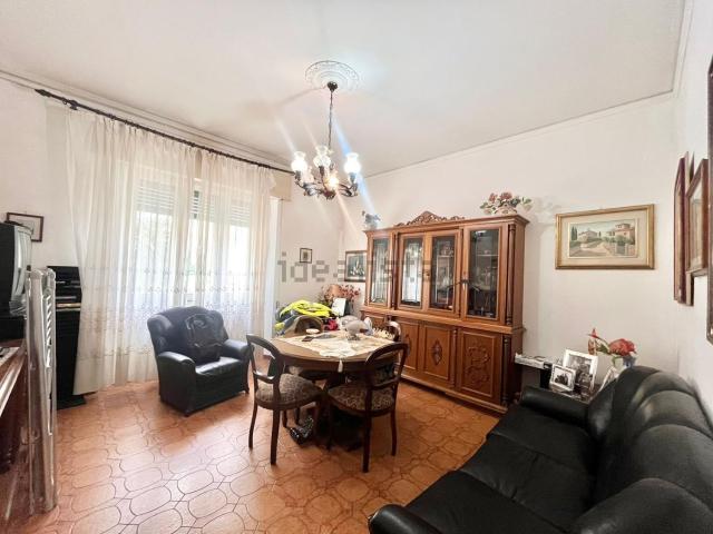 Appartamento in vendita di 160 m² in Via Reno