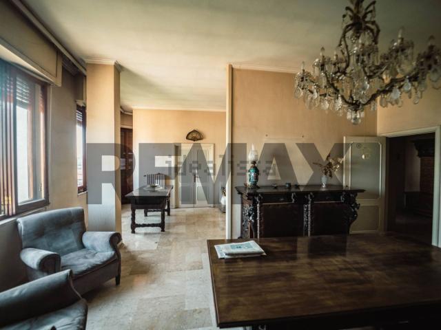 Appartamento in vendita di 160 m² in Via Tommaso d&apos Aquino, 28