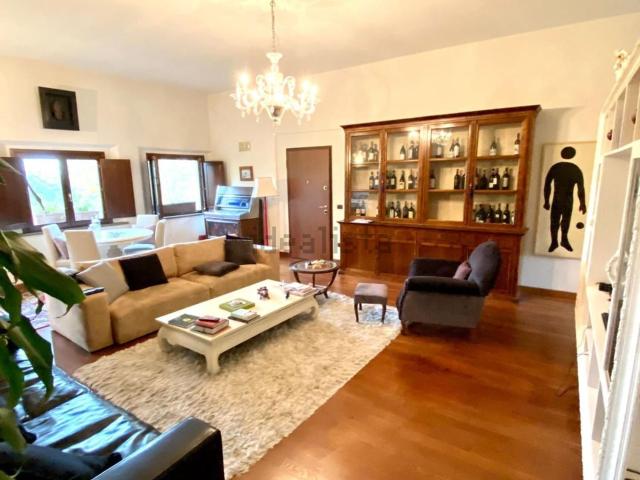 Appartamento in vendita di 160 m² in Via Tosco Romagnola, 213