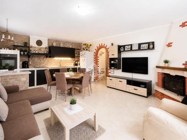Appartamento in vendita di 160 m² in Via Tosco Romagnola, 50