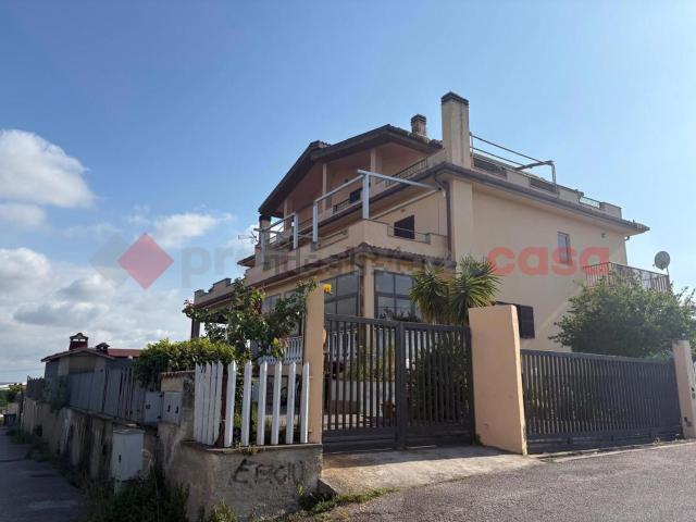 Appartamento in vendita di 160 m² in Via Taburno, 6