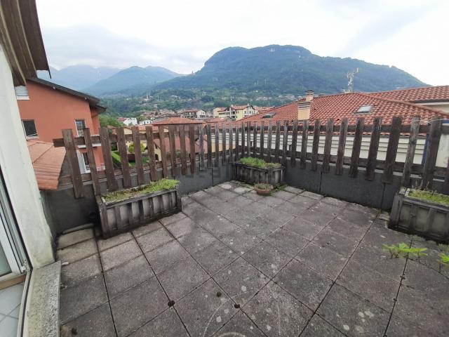 Appartamento in vendita di 160 m² in Via Trento, 5