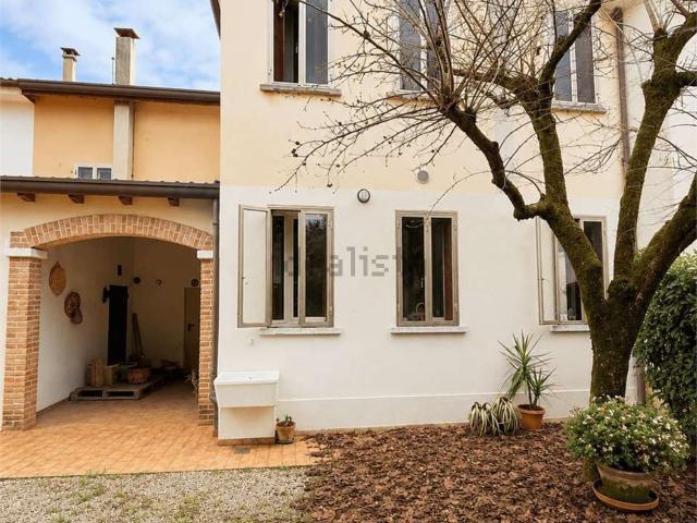 Appartamento in vendita di 160 m² in Via Trieste, 10
