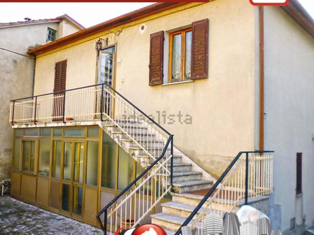 Appartamento in vendita di 160 m² in Via Umbro Casentinese