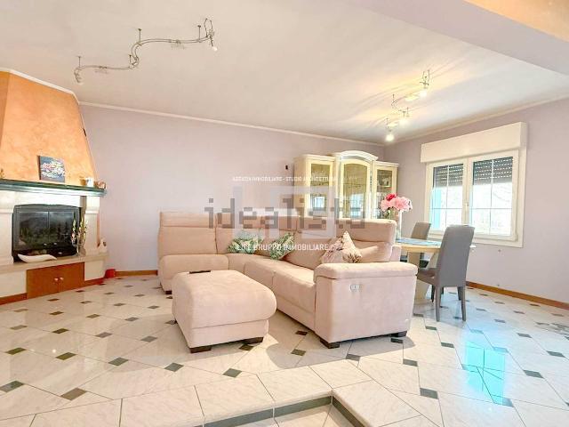 Appartamento in vendita di 160 m² in Via Vettor Pisani, 25