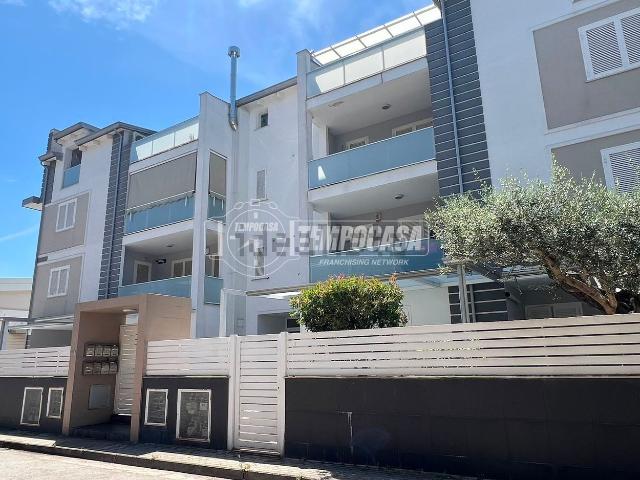 Appartamento in vendita di 160 m² in Via Vittorini, 11