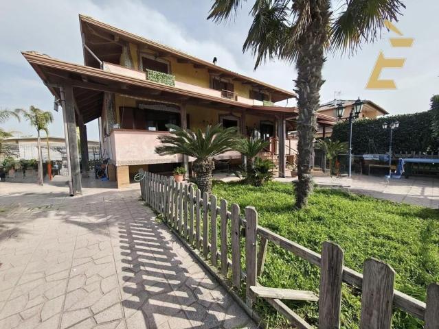 Appartamento in vendita di 160 m² in Via Vicinale Recapito, 39