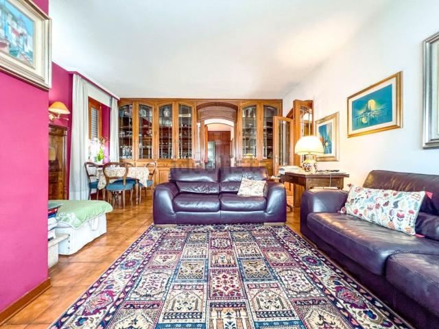 Appartamento in vendita di 160 m² in Viale Varallo, 200