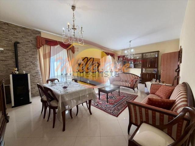 Appartamento in vendita di 160 m² in Viale Zecchino
