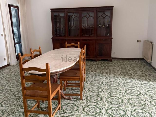Appartamento in vendita di 160 m² in Viale delle Acacie