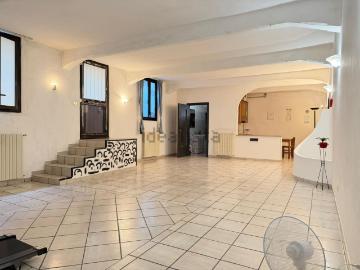 Appartamento in vendita di 160 m² in Viale Lombardia, 30