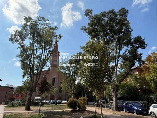 Appartamento in vendita di 160 m² in Viale Lodovico Antonio Muratori