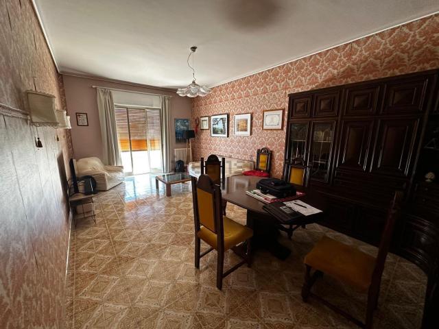 Appartamento in vendita di 160 m² in Viale Medaglie D&apos Oro, 7722