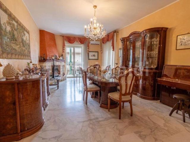 Appartamento in vendita di 160 m² in Viale Scala Greca, 351