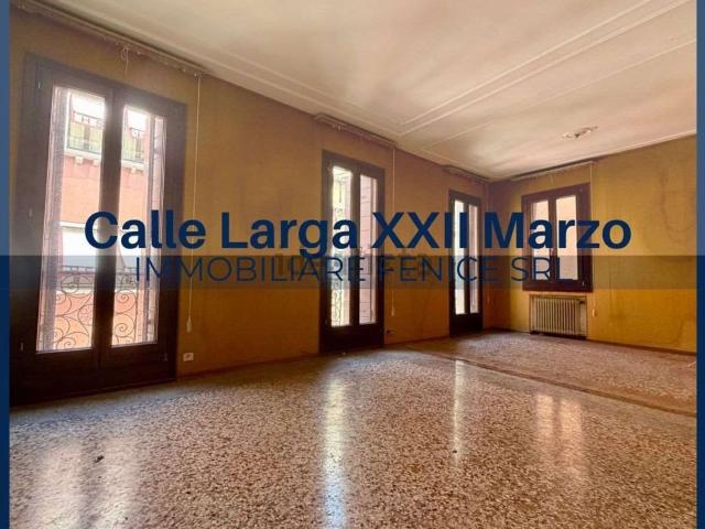 Appartamento in vendita di 160 m² in Calle Larga XXII Marzo