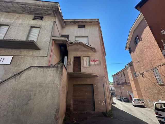 Appartamento in vendita di 160 m² in Circonvallazione dalla Chiesa, 531
