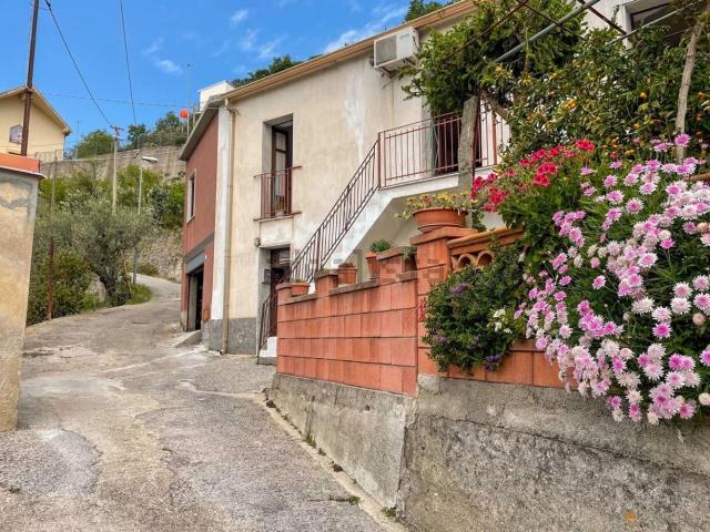 Appartamento in vendita di 160 m² in Contrada Grazia, 67