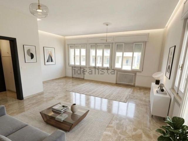 Appartamento in vendita di 160 m² in Corso c.b. Cavour, 134