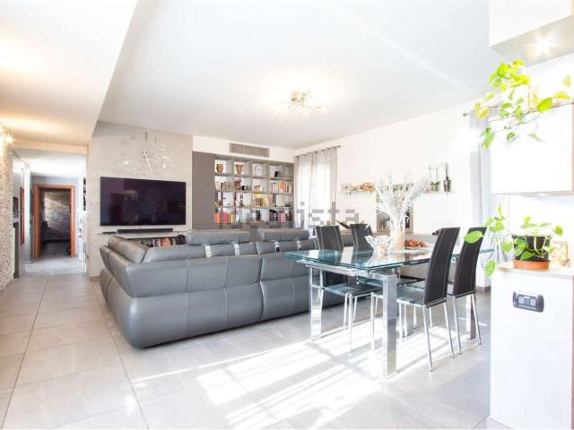 Appartamento in vendita di 160 m² in Corso Italia, 3