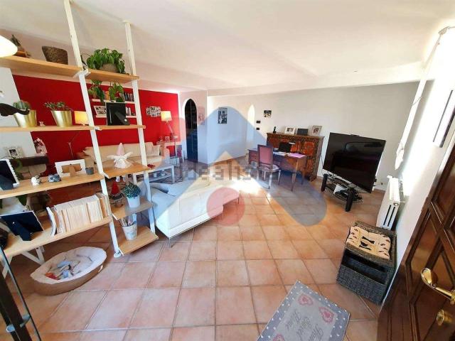Appartamento in vendita di 160 m² in Frazione Bardella, 11