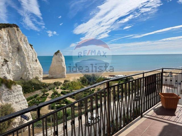 Appartamento in vendita di 160 m² in Lungomare Enrico Mattei, 22