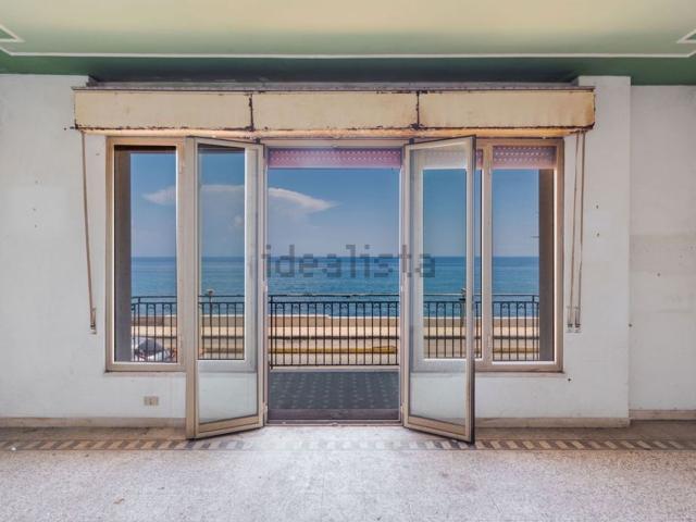 Appartamento in vendita di 160 m² in Lungomare Edoardo Pantano