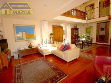Appartamento in vendita di 160 m² in Piazza Arringo