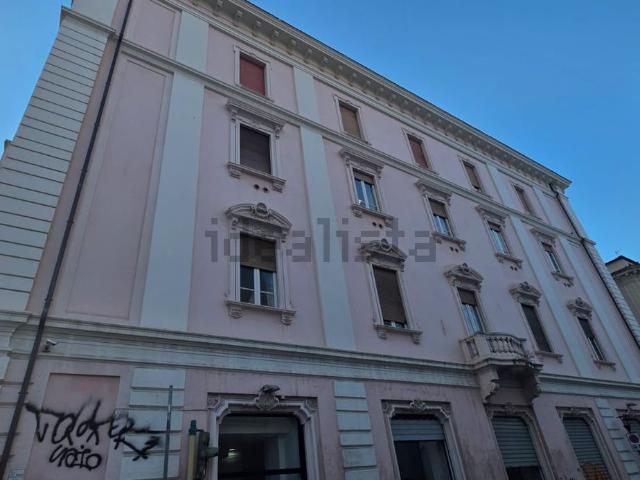 Appartamento in vendita di 160 m² in Piazza Giuseppe Garibaldi