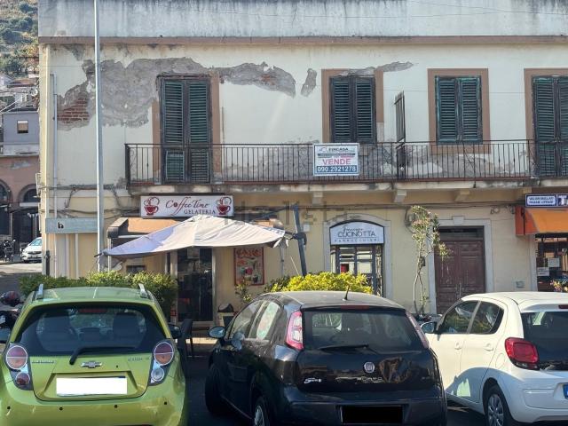 Appartamento in vendita di 160 m² in Piazza Francesco Fazio, 1