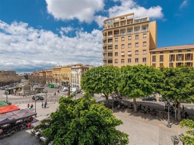 Appartamento in vendita di 160 m² in Piazza Yenne, 10