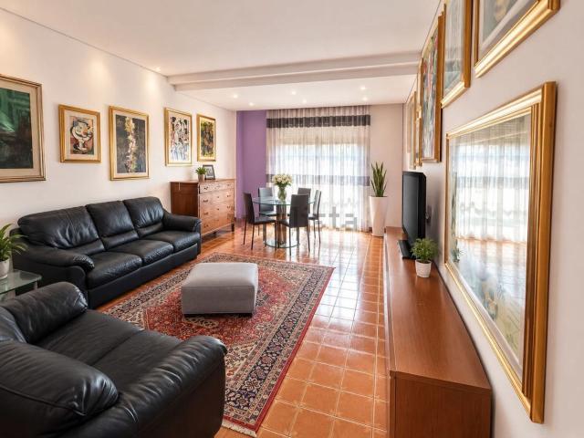 Appartamento in vendita di 160 m² in Piazzale Ponte Fior di Rosa