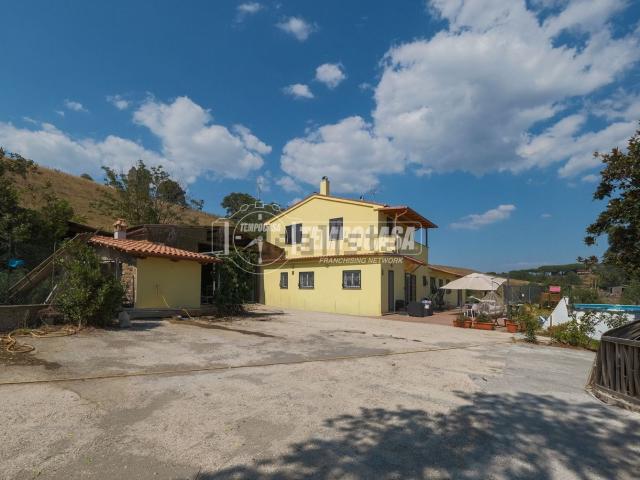 Appartamento in vendita di 300 m² in Strada del Casalino