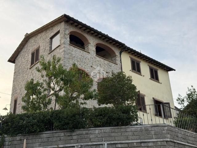 Appartamento in vendita di 160 m² in Strada di Scalilli, 8