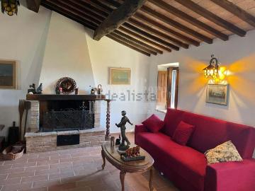 Appartamento in vendita di 160 m² in Strada san martino sovana