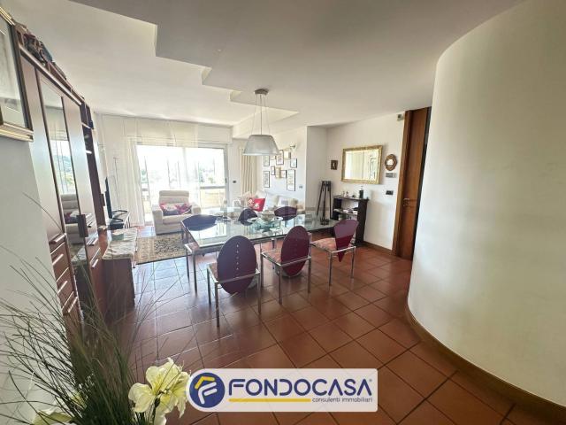 Appartamento in vendita di 161 m² in Via Cola D&apos Amatrice, 1