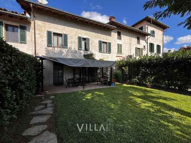 Appartamento in vendita di 161 m² in Via Carlo Emilio Aschieri
