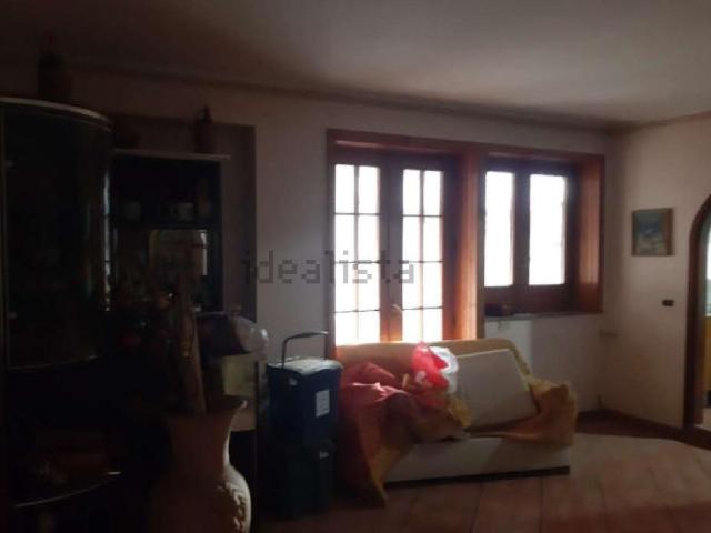 Appartamento in vendita di 161 m² in Via Cesare Battisti