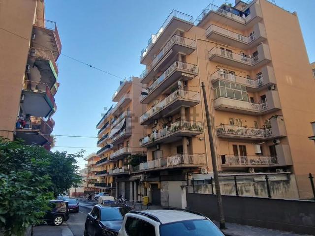 Appartamento in vendita di 161 m² in Via Ardizzone Gioeni