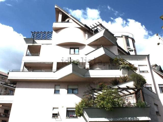 Appartamento in vendita di 161 m² in Via Guido Gozzano, 23