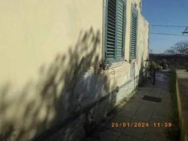 Appartamento in vendita di 161 m² in Via dei Garofani, 34