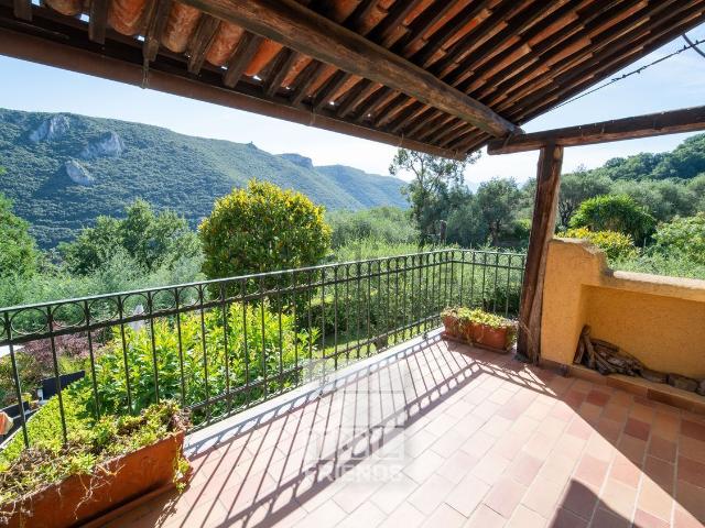 Appartamento in vendita di 161 m² in Via della Pineta, 35