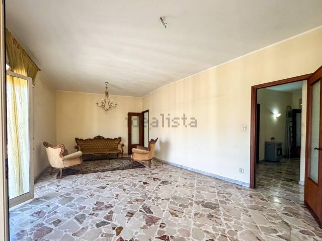 Appartamento in vendita di 161 m² in Via Finocchiari, 196