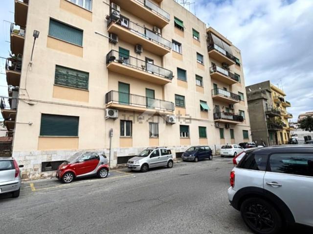 Appartamento in vendita di 161 m² in Via Nicola Giunta, 33