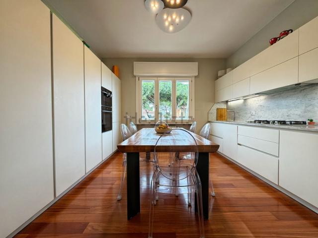 Appartamento in vendita di 161 m² in Via Silvio Bicchi, 1