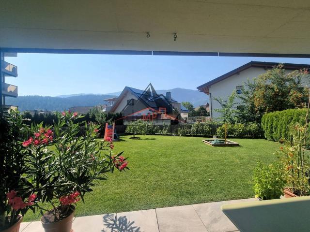 Appartamento in vendita di 161 m² in Via Stegona